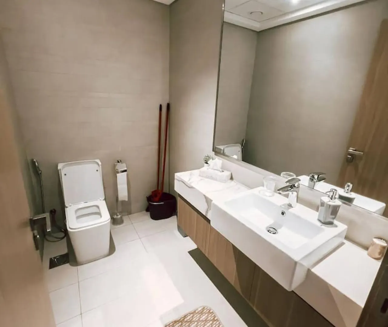 Egate - Dubai - 1 Bedroom 6Th Floor With Pool View- 17-625 0*,