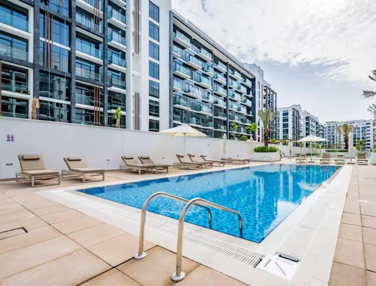 公寓 Egate - Dubai - 1 Bedroom 6Th Floor With Pool View- 17-625