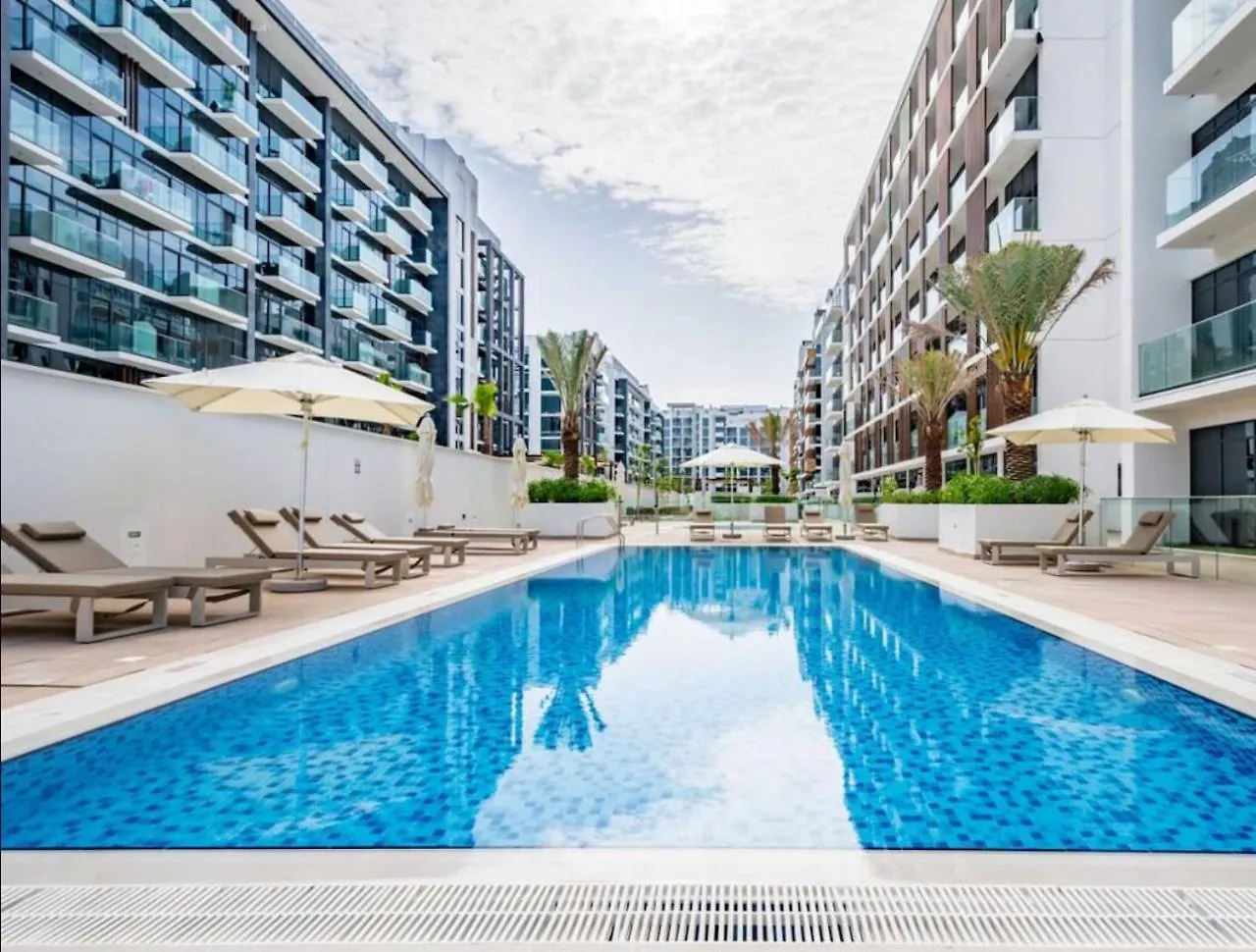Egate - Dubai - 1 Bedroom 6Th Floor With Pool View- 17-625 0*,