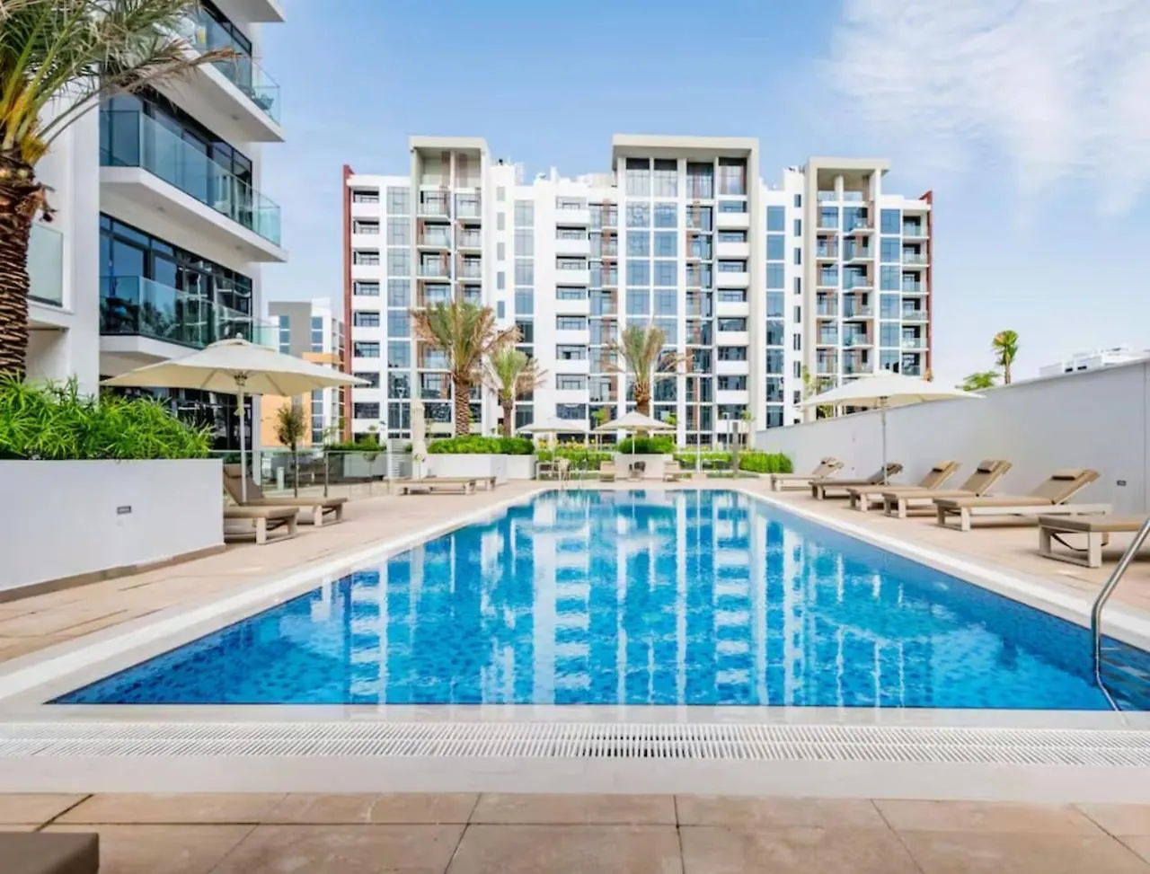 Egate - Dubai - 1 Bedroom 6Th Floor With Pool View- 17-625