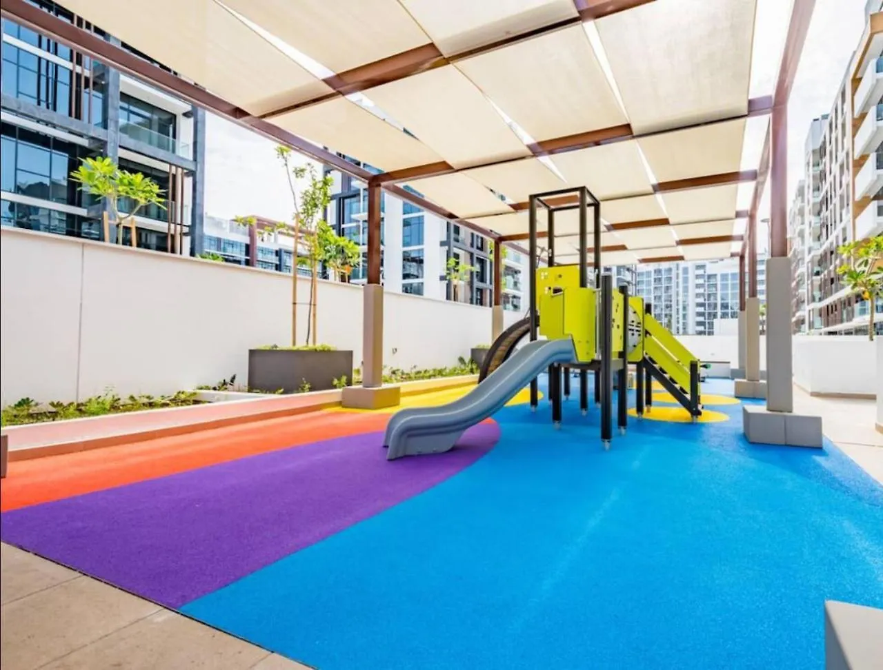 Egate - Dubai - 1 Bedroom 6Th Floor With Pool View- 17-625 Apartment
