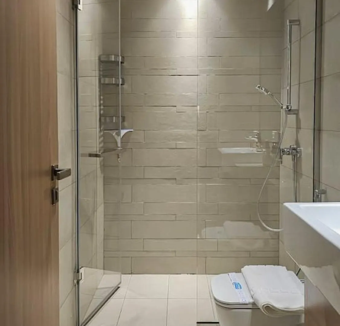 Egate - Dubai - 1 Bedroom 6Th Floor With Pool View- 17-625